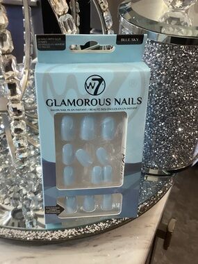 Glamorous Nails Press-On Nails - Light Blue